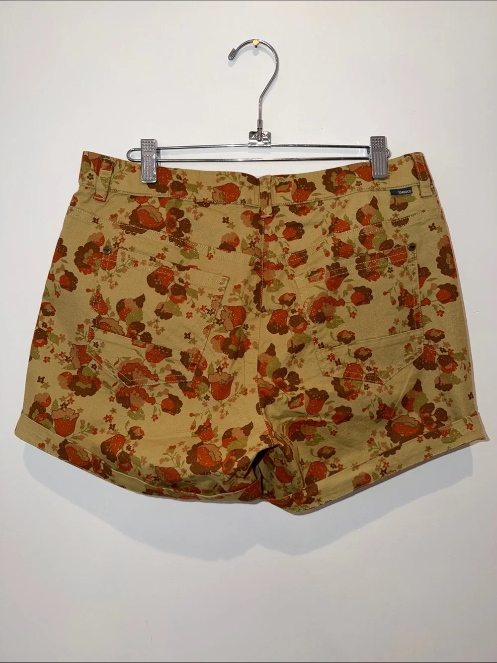 Toad&Co Tan Organic Cotton Shorts Earthworks Red Floral Women’s Size 8 - Picture 2 of 9
